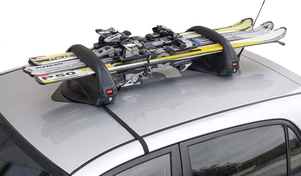 Test du porte-skis magnétique : une solution pratique pour 3 paires de skis ou 2 snowboards