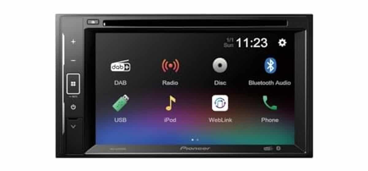 Test de l'autoradio multimédia Pioneer AVH-A240DAB : écran tactile et fonctionnalités polyvalentes