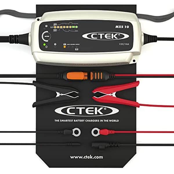 Découvrez le chargeur CTEK MXS 10 : performance et flexibilité pour entretenir vos batteries efficacement. Idéal pour auto, moto et véhicules utilitaires.