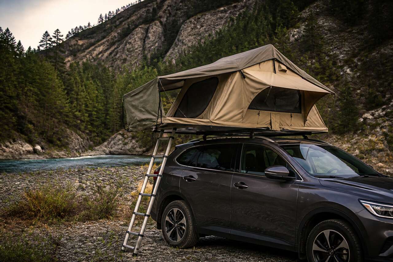 Zoom sur les tentes de toit pour voiture : guide et conseils