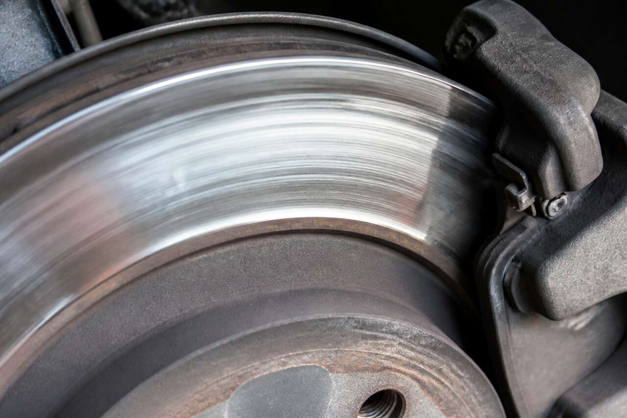 Sympt&ocirc;mes typiques : vibrations, tremblements et bruits au freinage