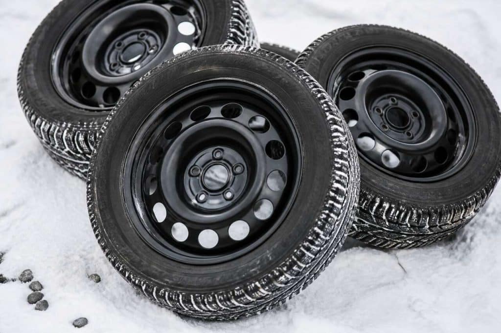 Pneus et jantes pour l'hiver : conseils pratiques