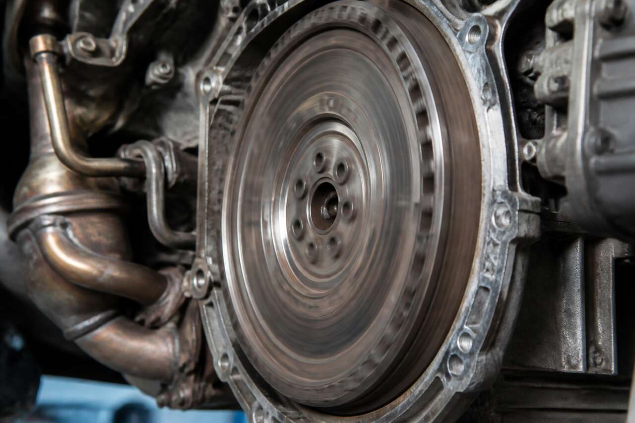 Signes d’un volant moteur défectueux : bruits, vibrations et comportements au quotidien Signes d’un volant moteur défectueux : bruits, vibrations et comportements au quotidien